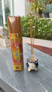 ธูปเกลียว ธูปสีทอง ธูปขี้เถ้าม้วน ควันน้อย ไร้ขี้เถ้า มีกลิ่นหอมอ่อนๆ ธูปไหว้พระ