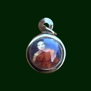 ลูกอมเทียนชัย(รุ่นแรก) หลวงพ่อหวั่น กุสลจิตฺโต (หลวงพ่อหวั่น )วัดคลองคูณ จ.พิจิตร ฝังจีวร เกศา ข้าวสารหิน ตลับสแตนเลสเดิมจากวัด หายากมาก แท้รับประกัน #ท.95