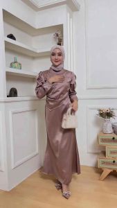 Elisa Dress Brukat Satin Silk Premium Wanita Kondangan Muslim Body Fit Viral Mermaid Lebaran 2025