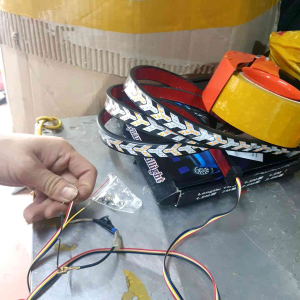 dây led xương cá cảnh báo 12v 24v các cỡ hiệu ứng sáng đẹp bản to2cm có lip thử