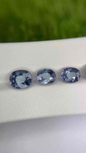 ไพลินธรรมชาติ 2.05 กะรัต ขนาด 7x6x5 มม. รูปทรงวงรี Natural Doublet Sapphire 2.05cts 7x6x5mm Oval Shape