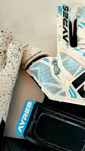 Bonus id nama Sarung tangan kiper Ayress terbaru putih biru