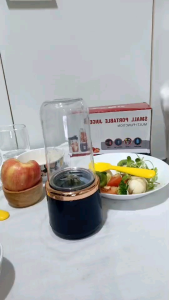 Juicer Cup แก้วปั้นผลไม้ แบบพกพา 6ใบมีด 400ML USB เครื่องปั่นสมูทตี้ ชาร์จผลไม้ผสมอาหาร Ice Crusher แบบพกพา 6ใบมีด ถ้วย 600 กรรมมาก