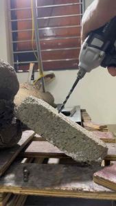 Máy siết bulong HITACHI 199v động cơ không chổi thanchân pin phổ thông 4cm.