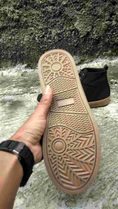 Sepatu Sneakers Terbaru Bahan Kanvas Premium | Sepatu Sekolah Kuliah Warna Hitam