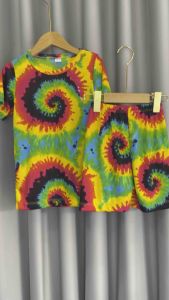 ชุดเด็ก ลายมัดย้อม ลายสงกรานต์ แขนสั้นขาสั้น ผ้าไมโคร นิ่มบางเบาใส่สบายสีสดซักง่ายสีไม่ตก(ส+ส)มัดย้อมก้นหอยสีสด