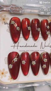 เล็บลูกแก้วสีแดงเชอร์รี่ประดับดอกไม้เพ้นท์ลายเส้นสีทองRedflame09 เล็บปลอมสำเร็จรูปพร้อมติด เล็บเจลแท้งานแฮนด์เมด (พร้อมส่ง)