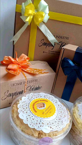 Hampers (box) Lebaran Semprong isi 4 toples/Murah/Terenak/Favorit/Bikin Nagih/Free box hampers/pita cantik/Hampers pilihan keluarga