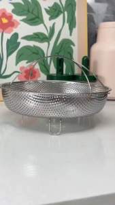 不锈钢蒸盘带提手 (2个) Stainless Steel Steaming Tray with Handles#厨房蒸盘还是这种带提手的好用😍,平时蒸鸡蛋、蒸米饭,蒸红薯、玉米都可以用,网孔细腻,用来淘米、洗蔬菜也不错,方便又实用🌈!