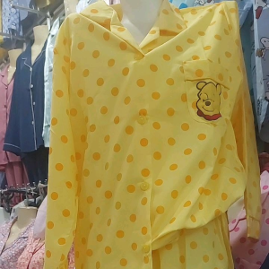 ชุดนอนกระโปรงแขนยาว และกางเกงขาสั้น