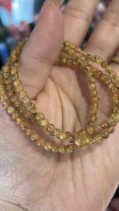 Chuỗi 3/4 vòng quấn tay đá thạch anh tóc vàng bã mía 5li thiên nhiên may mắn tài lộc