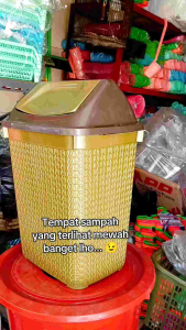Tempat sampah warna gold sedang / tutup goyang besar / tong sampah motif rotan / keranjang sampah / estetik / silver / abu abu / minimalis / plastik / segi / plastik / kantor / dapur / ruang tamu / kamar / emas