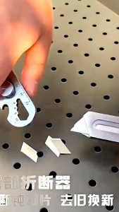 PISAU CUTTER BAJA PEMOTONG MULTIFUNGSI ANTI KARAT 9IN1