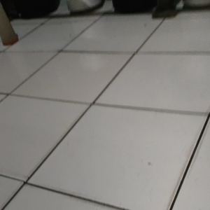 Benang Obras Putih ± 90 gram