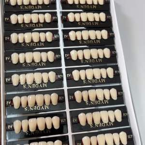 GIGI MEREK MYDENS 1 BOX ISI 16 PAPAN