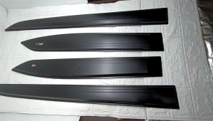 List body samping Avanza Veloz 2022 hitam logo GR