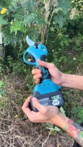 Thân máy cắt tỉa cành dùng pin Makita kéo cắt cây động cơ không chổi than siêu khỏe cho nghề làm vườn cây cảnh