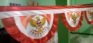 bendera background garuda mini 10 gelombang.bekron merah putih