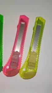 CUTTER BENING WARNA TRANSPARANT PLUS ISI per 1 pc