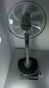 Quạt cây Senko 1608 điều khiển từ xa