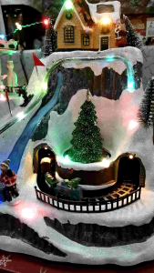 HILLTOP AMUSEMENT PARK CHRISTMAS VILLAGE DISPLAY