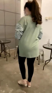 Kaos Oversize Wanita Lengan Panjang: Desain & Tips Memilih