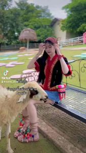 เสื้อม้งแต่งไหมพรมพร้อมกระดิ่งน่ารักๆ มีอกเล็ก-อกใหญ่ /มีเก็บเงินปลายทาง