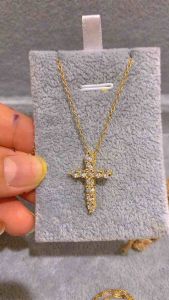 Kalung liontin salib permata bulat titanium