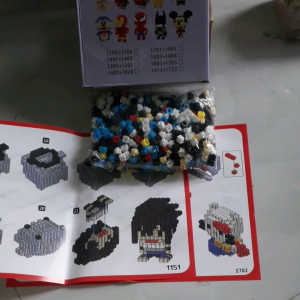 Lắp ráp 2 nhân vật mã số 1151 và 1702 có rất nhiều chi tiết bằng nhựa rất đẹp