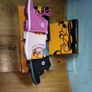 FASHION  BOOTS FOR KIDS GIRLS  SIZES: 25-36