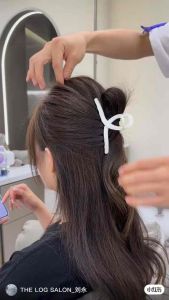 Kẹp tóc chéo nhám dành cho cô gái chưng diện