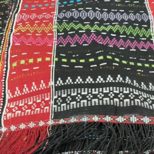 Hande hande tenun Tarutung: Pakaian Adat Wanita Batak Toba