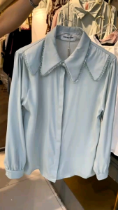 เสื้อเชิ้ตผ้าซาตินซิล คอปกสองแฉกขิบลูกไม้ เสื้อเชิ้ตแขนยาว เสื้อเชิ้ตใส่ทำงาน เสื้อเชิ้ตออกงาน เสื้อเชิ้ตหรูๆ เสื้อเชิ้ตใส่เพที่ยว เสื้อเชื้องาน สวยๆ ใบหน้า บริเวณ 40 ยาว 25 ชุด