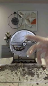 Bột hỗn hợp 70% ngải đen và 30% ngải chống độc nguyên chất nhà làm thủ công rất sạch và an toàn  không chất bảo quản không tạp chất ( 500g )