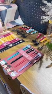 ĐŨA NHỰA Đầu Hoạt Hình Gấu Dâu & Pooh - Đũa Hình Đầu Thú Mini Dễ Thương Gấu Lotso Gấu Pooh cao cấp [chính hãng]