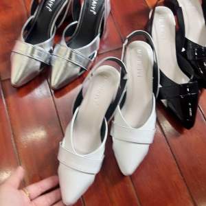 Giày sandan cao gót 5 phân gót vuông mũi nhọn HH2115 ( phom rộng)