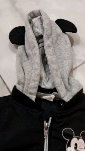 Baju atasan anak Hoodie bayi jaket baby  H&M keren hitam umur 12-18 bulan second sudah pernah dipakai