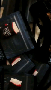 Sarung Jempol Gaming & Mini Box Motif RRQ: Aksesoris Gaming dengan Desain Ergonomis