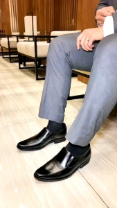 คัทชูหัวแหลมตะเข็บ หนังวัวแท้ฟอกนิ่ม รุ่นL  by THE DRAGON