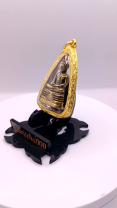 K225 จีหลวงพ่อโสธร พระหลวงพ่อโสธร หลวงพ่อโสธร วัดโสธร ปี 2543 เนื้อทองเหลือง ขนาด 5x3 ซม. กรอบพระ ทองไมครอน ความห้องสม 85+ มู 2 นิ้ว ซม