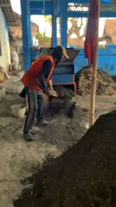 (PROMO) Media tanam organik tanah subur siap pakai/pupuk kompos (repack kemasan 1kg)