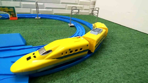 ชุดรถไฟ Tomy พร้อมเล่น tomy แท้ มือ2 จากญี่ปุ่น