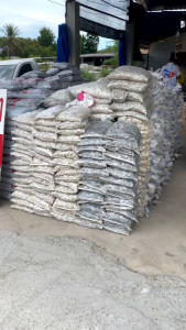 โปรพิเศษ+++(พร้อมส่ง) หินแม่นํ้า ยกกระสอบ 6-7 kg. สำหรับตกแต่งสวนและตู้ปลา