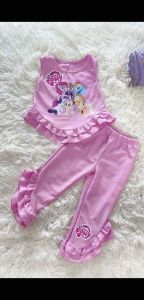 ชุดเซ็ต 2 ชิ้น เสื้อ+กางเกง ใส่สบาย คือ ไม่มีไม่ได้แล้ว ใส่สบายๆ ใส่อยู่บ้าน ใส่เที่ยวได้มากขึ้น ชุดเซ็ตเป็นชื่อที่เหมาะสม สำหรับคนที่มีการเดินทางใด ๆ และต้องการทำงานหยุดหยุ่น