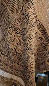 Desain Elegan & Nyaman: TUMTUMAN KOMBINASI BAHAN SONGKET Cocok Ke Semua Warna Kulit