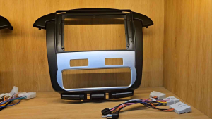 Innova 2014-2016 ~ mặt dưỡng màn hình/tấm gá màn hình androi 9inch Toyota Innova 2014~2016