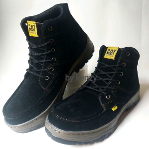 sepatu pria semi boots hitam polos sepatu masa kini cocok buat gaya fashionable
