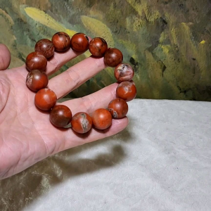17.5mm Baoshan Nan Hong with some "stone skin" bracelet 100克大尺寸保山南红带小许皮手链