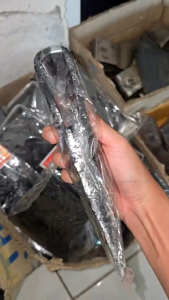 " หัวขวาน " ตรา ส เสริมทรัพย์ หน้าขวาน 5.5 นิ้ว ทำจากเหล็กแหนบ ใช้ฟันไม้ได้ แข็งแรง ทนทาน