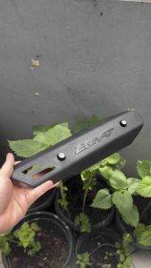 iconblue88 Paket Combo Cover Tameng Knalpot All Series BEAT universal ANTI PECAH ABS TEBAL gratis sepasang Baut warna HITAM Universal Series BEAT HONDA